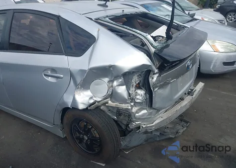 2015 Toyota Prius Plug-In z USA, uszkodzony, nr VIN JTDKN3DP9F3065908